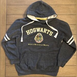 Harry Potter Hogwarts Embroidered Crest Unisex Medium Hoodie Pullover Wizard